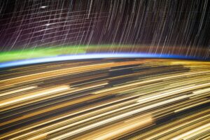 nasa astronotundan etkileyici video starlink uydulari ve yesil auroralar pGCMMxGx.jpg